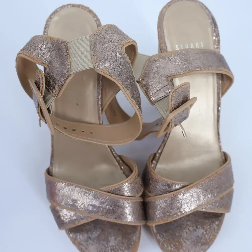 STUART WEITZMAN Annex Penny Wedge Sandal Crackled Leather Gold Metallic Womens 7 - Picture 3 of 10